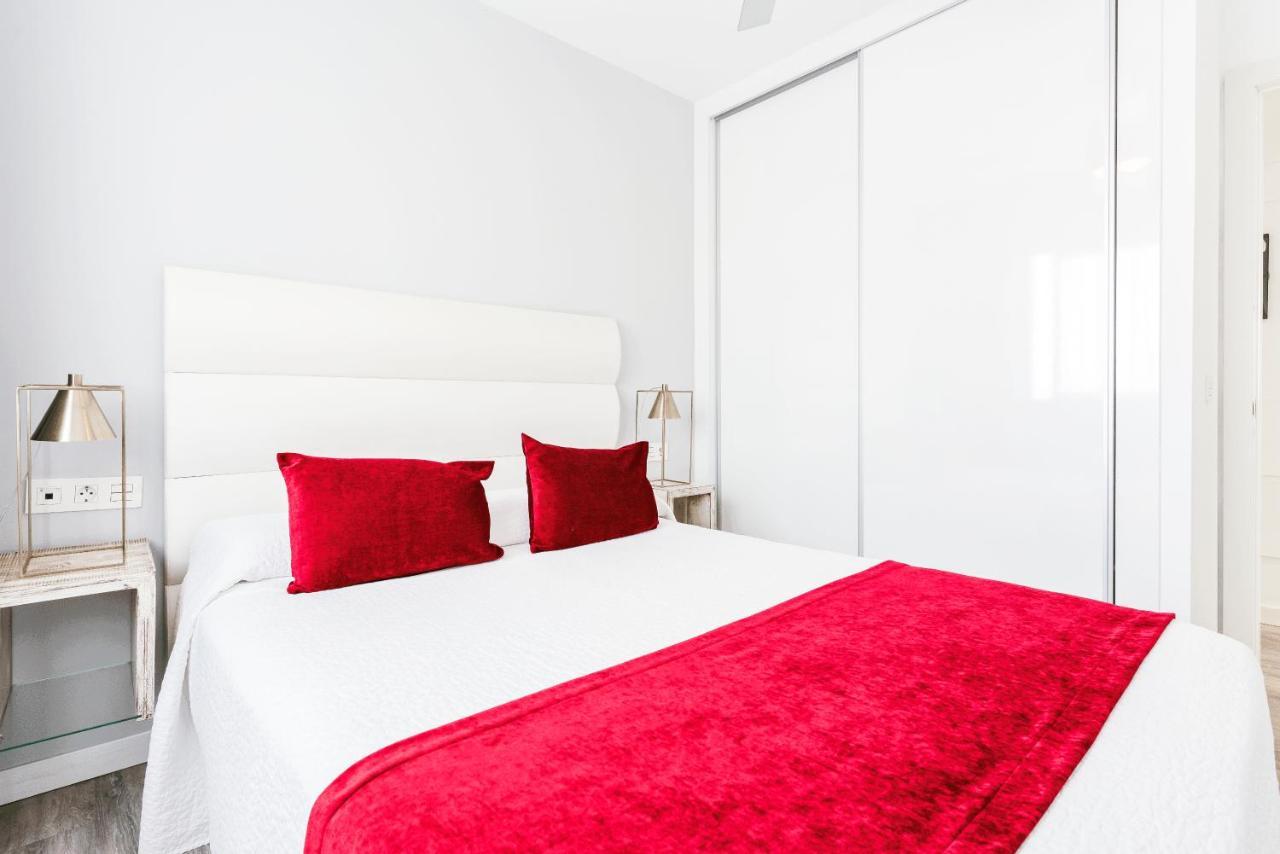Bristol Sunset Beach - Holiday Apartments Коралео Стая снимка