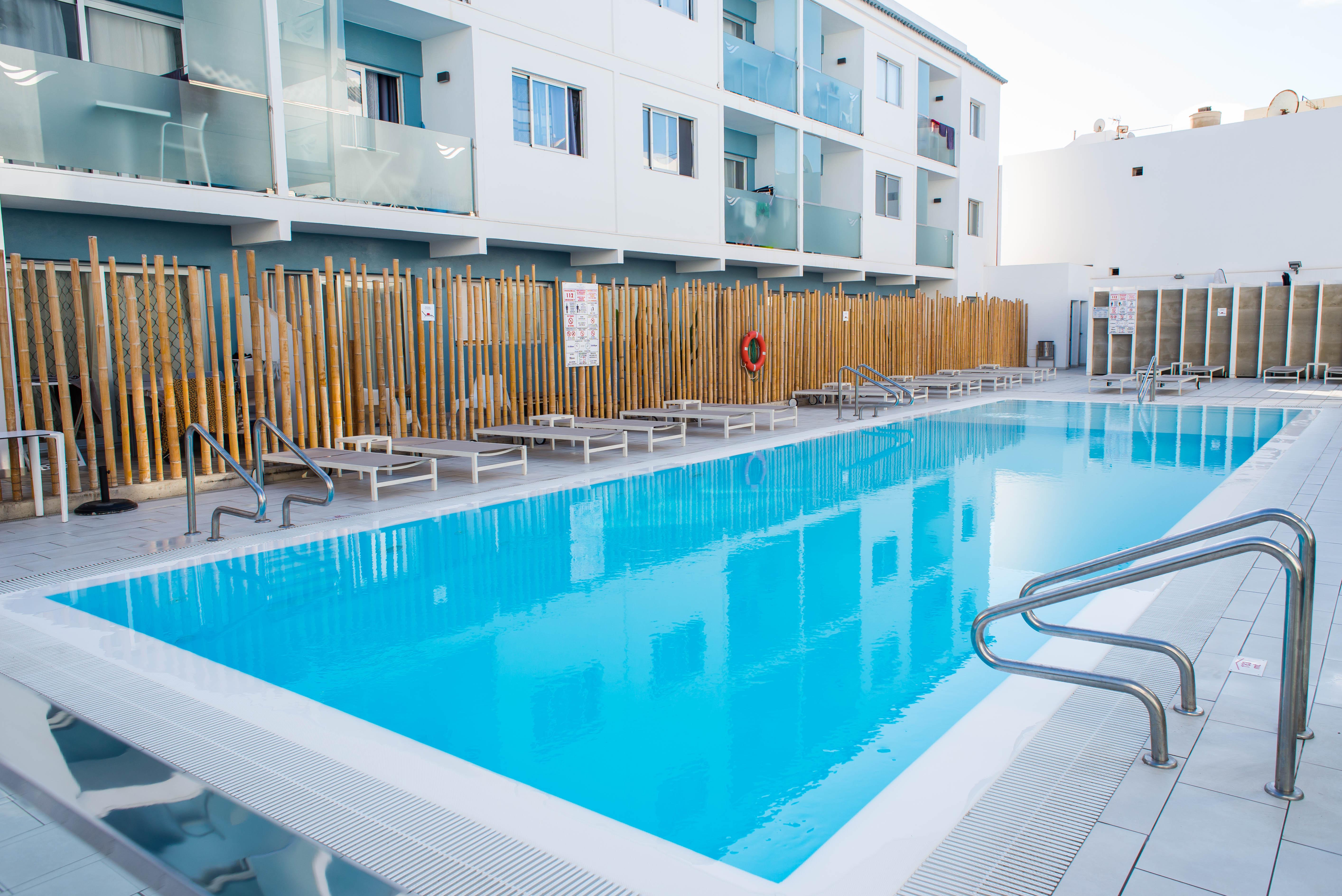 Bristol Sunset Beach - Holiday Apartments Коралео Екстериор снимка
