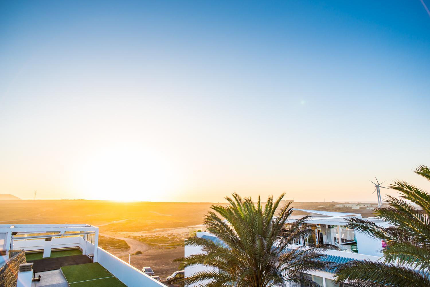 Bristol Sunset Beach - Holiday Apartments Коралео Екстериор снимка