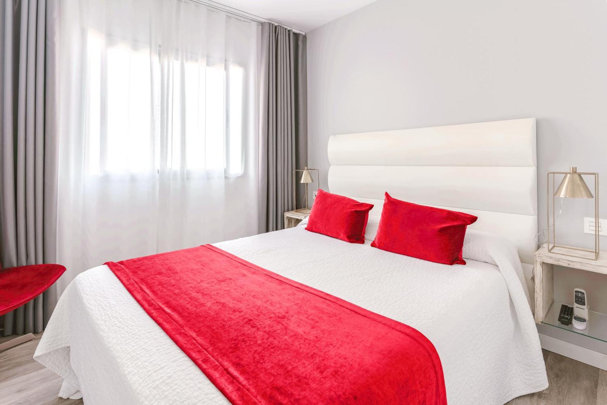 Bristol Sunset Beach - Holiday Apartments Коралео Стая снимка